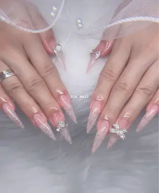 ネイル HIN NAILのネイルデザイン