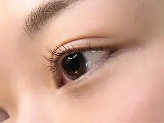 マツエク・マツパ 遠藤 優里のヘアスタイル