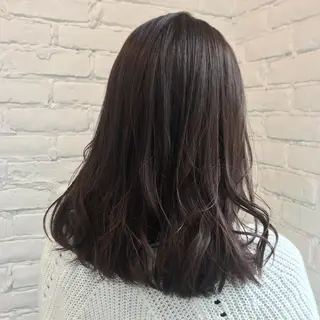 ミディアム カラー いけだ　ひかり ハイライトくびれヘアのヘアスタイル