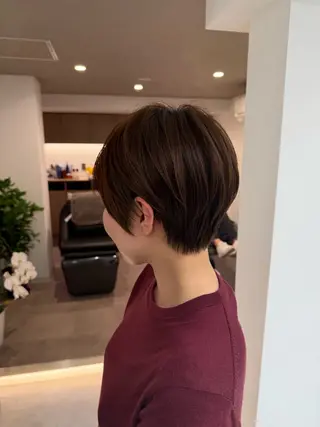 ショート カラー GRAFICA チサのヘアスタイル