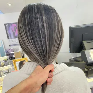 ミディアム Lit.豊橋 夏目のヘアスタイル