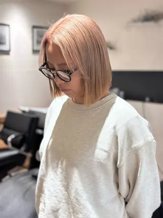 ショート カラー Lisa🪄似合わせ ／デザインカラーのヘアスタイル