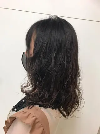 ミディアム パーマ 野々村 麻由のヘアスタイル