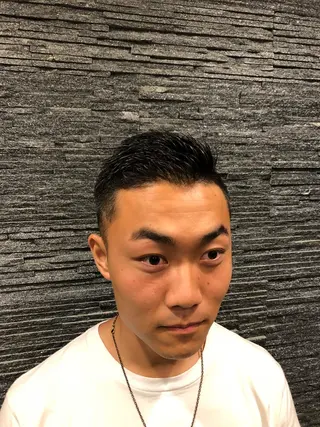 ショート パーマ メンズ 牧 颯斗のヘアスタイル