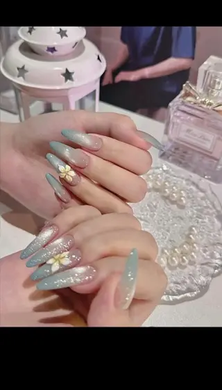 カラー AIN Nailのネイルデザイン