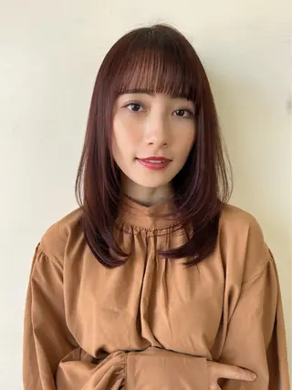 ミディアム カラー 瀧上 菜津美のヘアスタイル