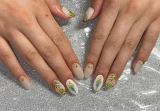 ネイル VIERU 🌈🎀💖のネイルデザイン