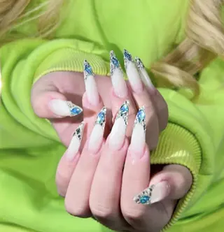 ネイル Pure&Rich Nailのネイルデザイン