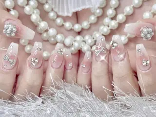 ネイル Hanya 🌈のネイルデザイン