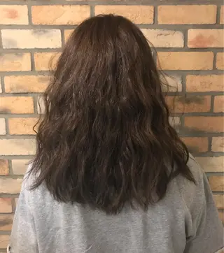 セミロング カラー ヘアアレンジ 烏山 達也のヘアスタイル