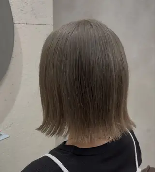 ミディアム カラー オカベ ショウマのヘアスタイル