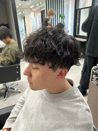ショート パーマ メンズ ユウ🪄 パーマ指名No1のヘアスタイル