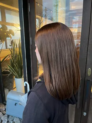 カラー yuto /ブリーチ /艶カラー/縮毛矯正のヘアスタイル