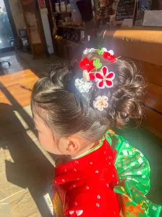 ロング ヘアアレンジ キッズ 佐藤 美聡のヘアスタイル