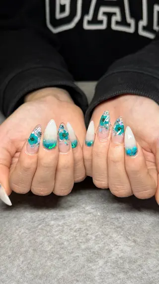 ネイル 𝐧𝐚𝐢𝐥 𝐌𝐢𝐖𝐢𝐢のネイルデザイン