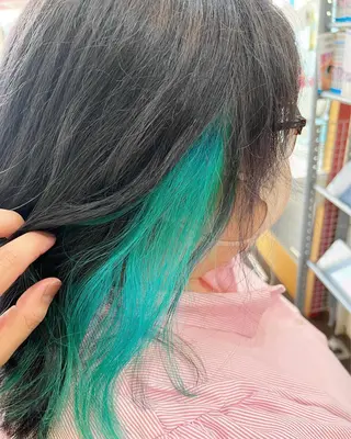 カラー まさき✂︎ブリーチ／ デザインカラーのヘアスタイル