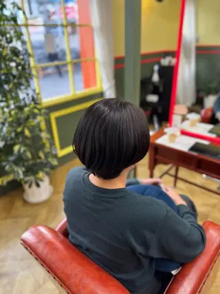 ショート カラー 米倉 麻衣のヘアスタイル
