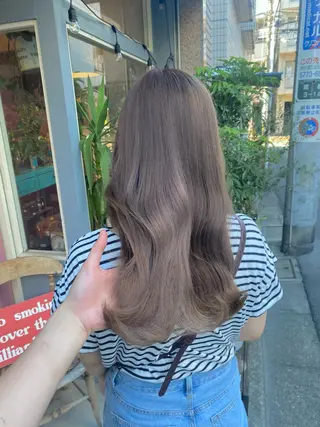 セミロング カラー AYANO ／レイヤー／オリーブのヘアスタイル