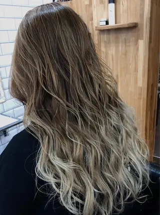ロング 橋本 敬介のヘアスタイル