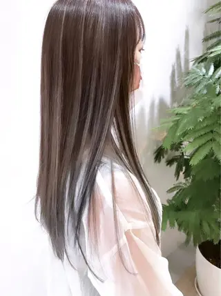 ロング ハイライト／艶カラー 大河シンジのヘアスタイル