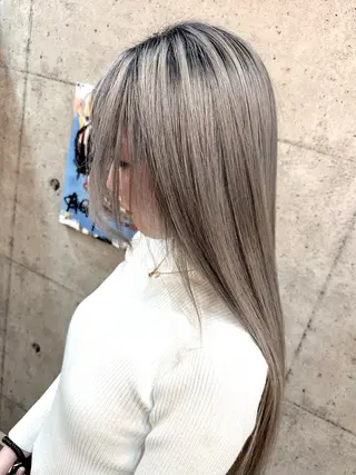 ロング 🔷ブリーチバレイヤ ージュ🔷飯野達也のヘアスタイル