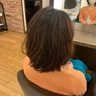 ミディアム パーマ 透明感艶カラー/ 岡田澪香のヘアスタイル