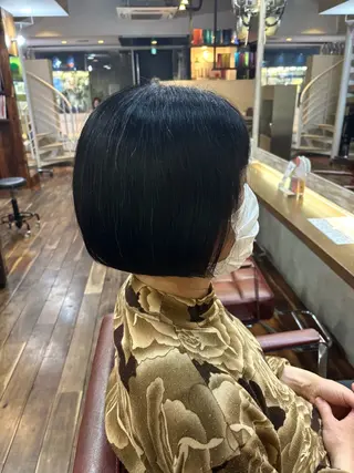 ショート レイヤー/ハッシュカ ット/顔周り/フウカのヘアスタイル