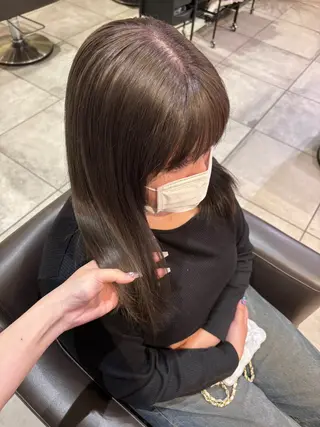 セミロング ｶﾉ / 艶カラー/レイヤーのヘアスタイル