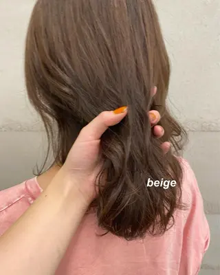 セミロング ナガイ アヤのヘアスタイル
