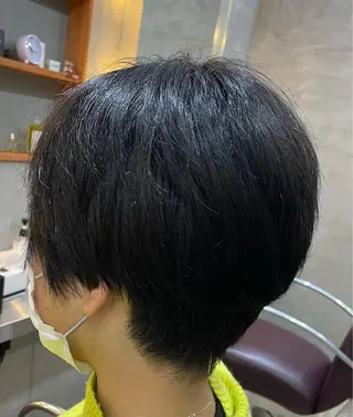 ショート 岡田 駿也のヘアスタイル
