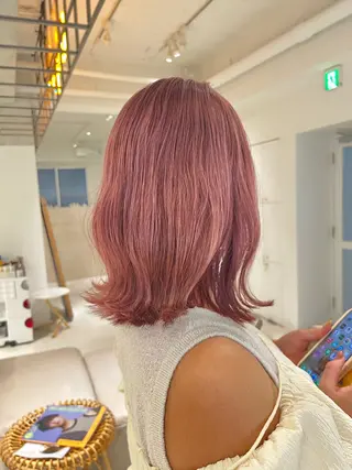 カラー Louwe 小島のヘアスタイル