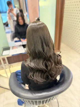 ロング カラー パーマ コテ巻きパーマ💙 シノヤユイのヘアスタイル