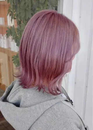 ミディアム Loire SYURIのヘアスタイル