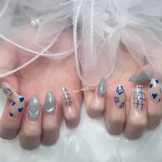 ネイル Hin Nailsのネイルデザイン