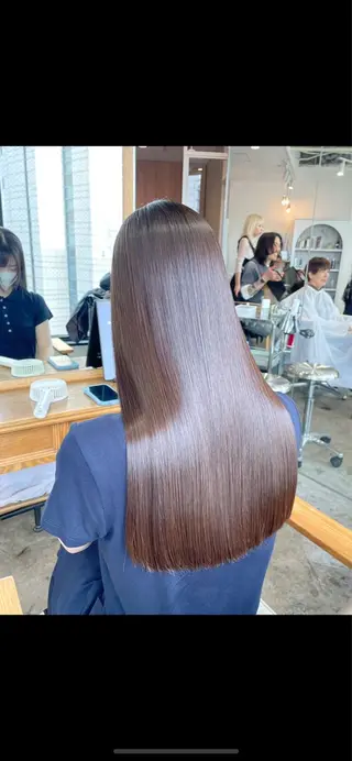 ロング タマシロカリン 艶カラー/レイヤーのヘアスタイル