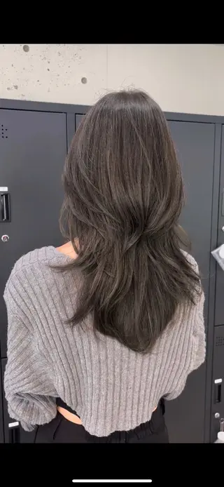 ロング カラー Airi 韓国y2k ハイレイヤーのヘアスタイル
