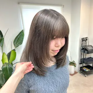 セミロング カラー ハイライト/レイヤー /艶髪/吉田愛望のヘアスタイル