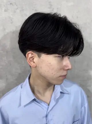 ショート カラー パーマ メンズ 森下 佑大のヘアスタイル