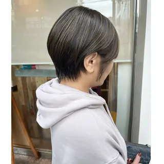 ショート カラー レイヤーカット🌈 透明感カラー🌷ユリのヘアスタイル