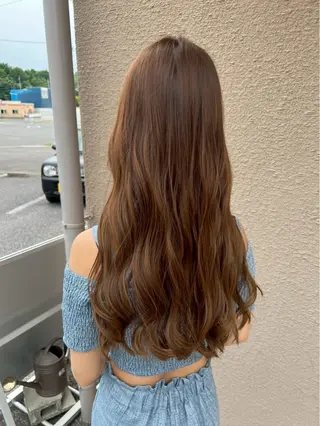 ロング カラー 尾崎 虹美のヘアスタイル