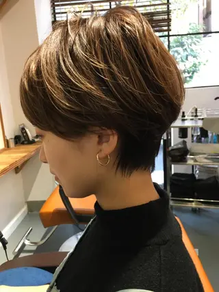 ショート カラー 代表　土屋ヒロユキ ショートカットのヘアスタイル