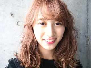 ミディアム セミロング ロング カラー パーマ 太田 有香のヘアスタイル