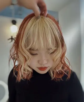 ミディアム カラー 毛流れセンターパート Sakiのヘアスタイル