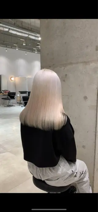 セミロング カラー れい🫧 ハイトーン特化のヘアスタイル
