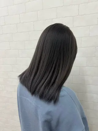 ミディアム カラー 藤野 莉奈のヘアスタイル