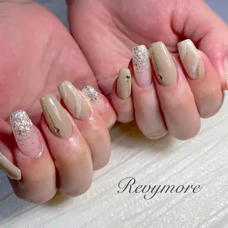 ミディアム ネイル nail salon Revymoreのネイルデザイン