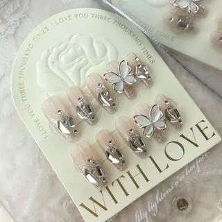 ネイル KIMI 🐰のネイルデザイン