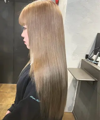 セミロング カラー GiseL アンリのヘアスタイル