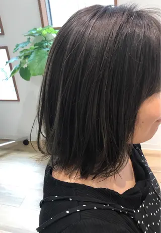 ミディアム 稲荷 友美のヘアスタイル