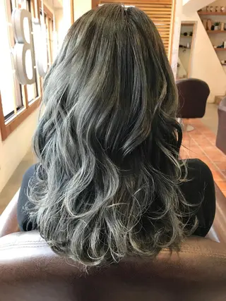 ミディアム カラー みうら ミウラのヘアスタイル